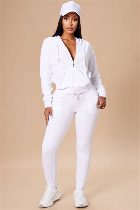 Wedding Dresses: Affordable White Maxi Dresses & Bridal Gowns