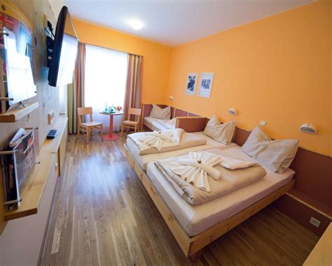 Family & Friends room