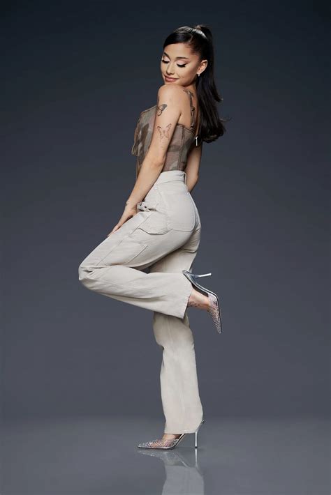 Ariana Grande - Outfits, Style, & Looks - K4 Fashion