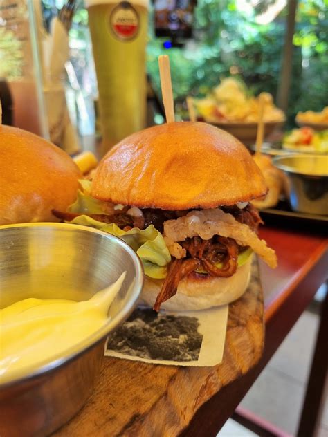 urban bar & kitchen dubai 5