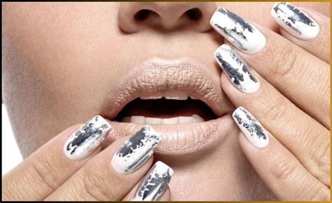 8 Modern Designs: Negative Space Nail Designs in Acrylic Nail Art