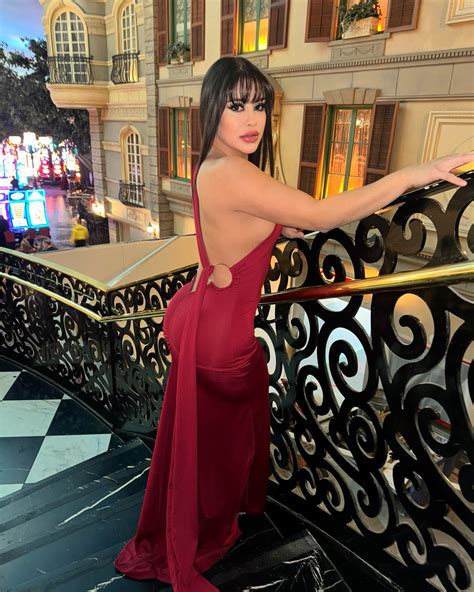 (@leslyarizmel) • Instagram photos and videos