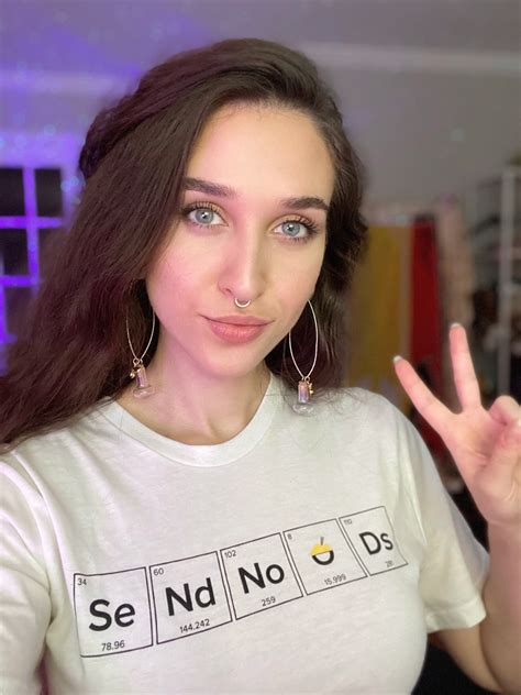 Julihaw 🤠 on Twitter: "Send noods 😘🍜 https://t.co/zzEmQ00rDC" / Twitter