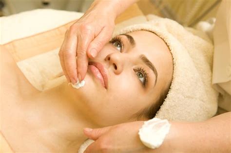 Best spa facials for your skin type – SheKnows