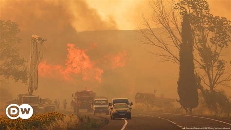 turkey wildfires threaten homes  war memorials dw
