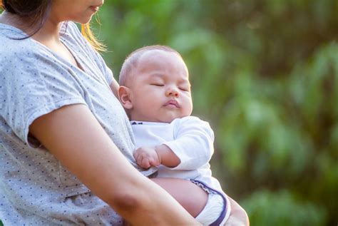 Så klär du din bebis under vår och sommar | Motherhood.se
