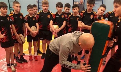 Сергей Янюшкин в гостях у «Арбековских тигров» Капитан РК «Локомотив ...