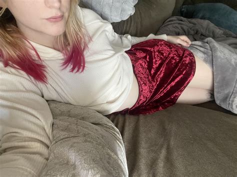 Guess what color cage i’m wearing before you swipe! : r/transchastity