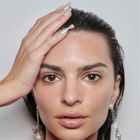 “Soap Nails” sind 2025 die perfekte Trend-Maniküre für Minimalist:innen