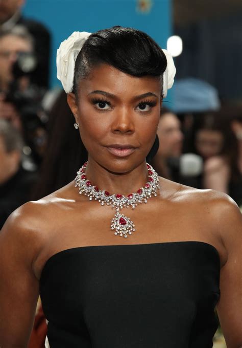 CelebMafia - Celebrity Style, Fashion, Clothes, Outfits, Photos, Videos