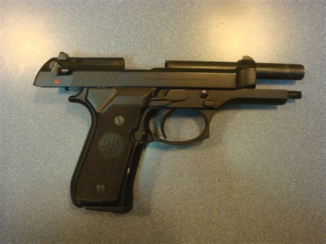 Beretta 92F ——〖枪炮世界〗