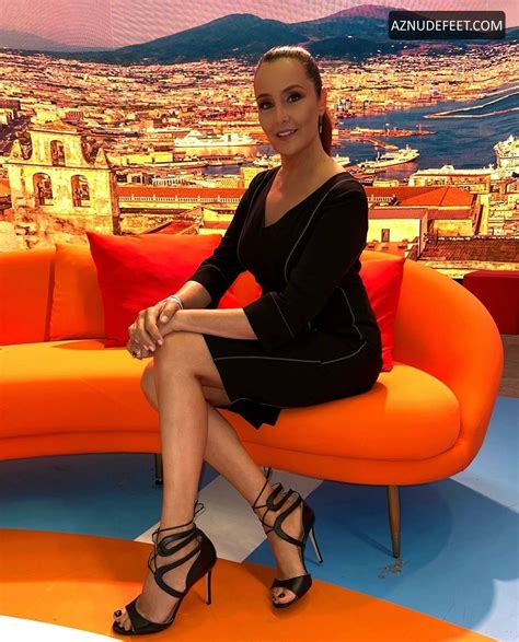 ROBERTA CAPUA Feet - AZNudeFeet