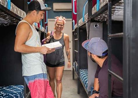 3 BEST and COOLEST Hostels in San Diego 2023 (Solo-Traveler + Map)