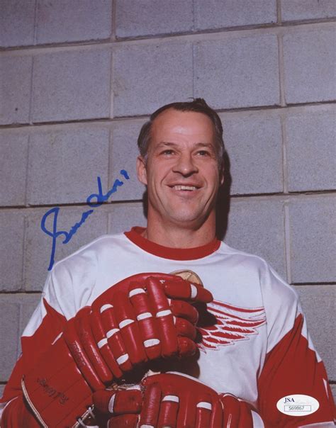 Gordie Howe Signed Red Wings 8x10 Photo (JSA COA) | Pristine Auction