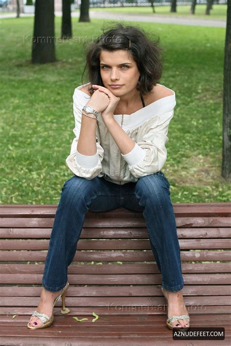Anna Azarova Nude