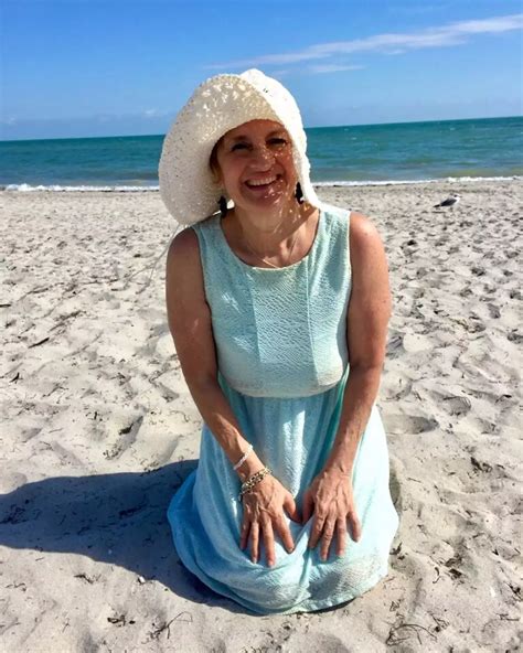 Sara Salazar pide a un juez que la nombre única heredera de José José