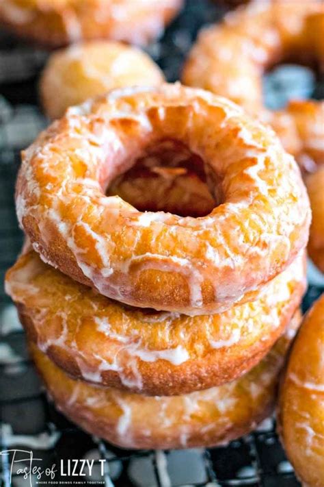 Easy Homemade Amish Donut Recipe 2024 - AtOnce