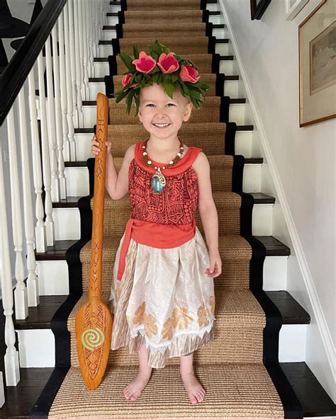 Moana Costumes for The Whole Family (adults, kids, and dogs)