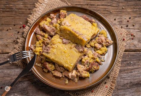 Качамак с месо на фурна от MateKitchen