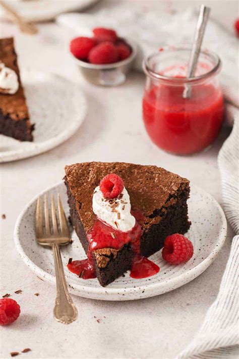 The Best Flourless Chocolate Torte - Meaningful Eats
