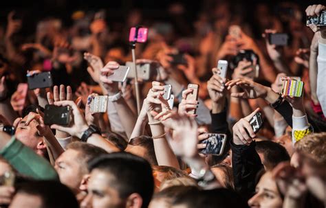 Smartphones vs Cameras: Closing the gap on image quality - DXOMARK