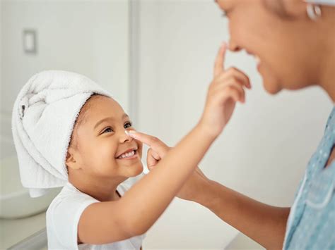 Preventing and Treating Children's Dry Skin During Winter