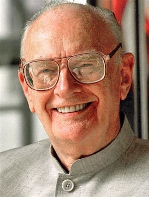 arthur  clarke  scientific visionary acclaimed writer