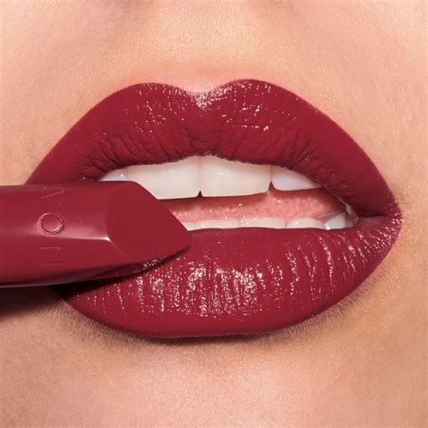 Avon Ultra Creamy Lipstick 3.5g - Scarlet Siren | Avon Malaysia