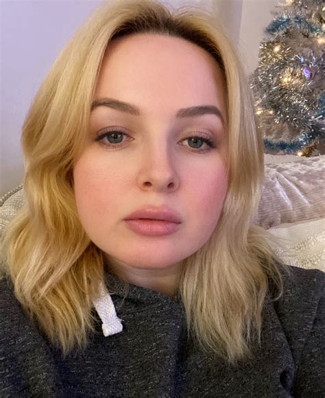 zoliaalbrego OnlyFans - Stats, Graphs, Photos & Profile Comparisons