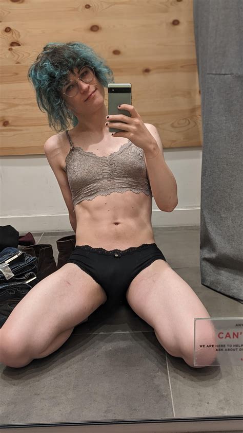 does my tummy look strange or is it just me : r/GoneWildTrans