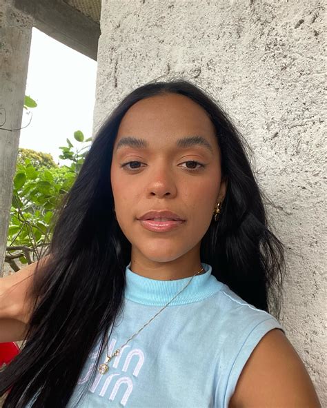 Beatriz Vitoria🎀 (@beattriz.vr) • Instagram photos and videos