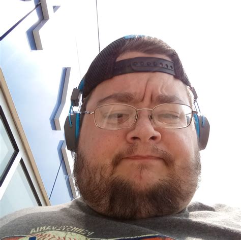 Employee Pay: Average Salaries at Olive Garden Restaurants 19