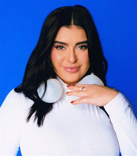 Starlet Arcade: Sexy Kalani Hilliker