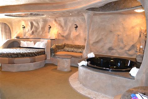 Cyrstal Cave at the Best Western Designer Suites, Galena, IL | Fantasy