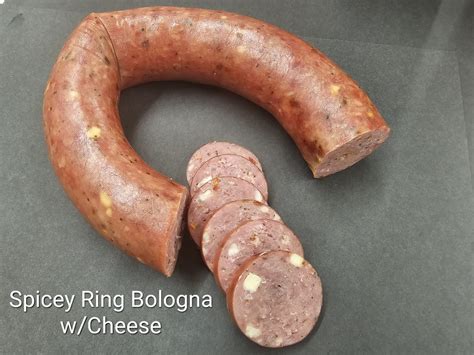 Hot Ring Bologna w/Cheese (8oz) - Smithmyer's Superette