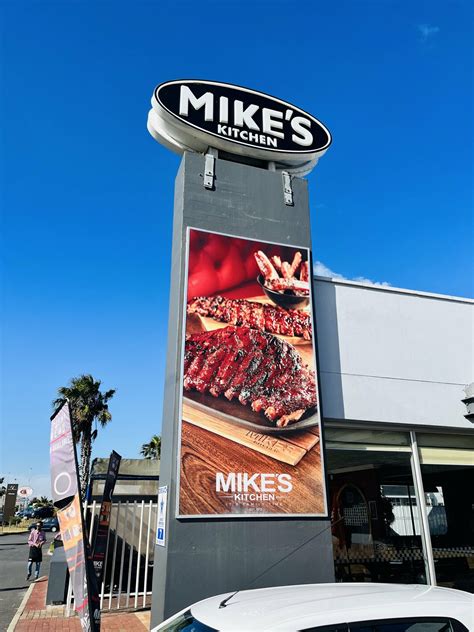 Mike's Kitchen / Milnerton - Cape Town with Kids
