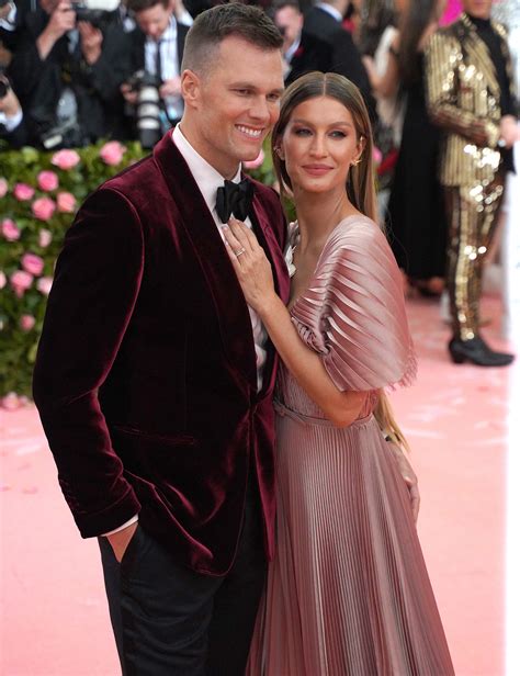 Steph Curry roasts Tom Brady and Gisele Bündchen at 2022 ESPYs
