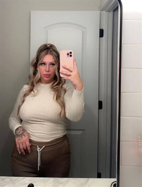 Milfs taste better : r/selfie