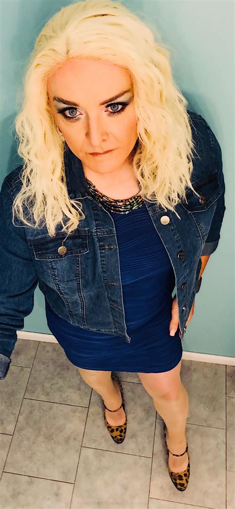 Who wants to be my daddy? - Shemale 7