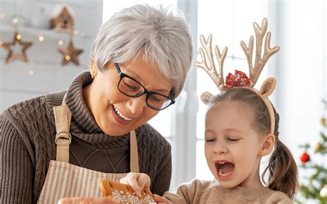Fun and Festive Holiday Crafts for Seniors - Verve Senior Living Blog