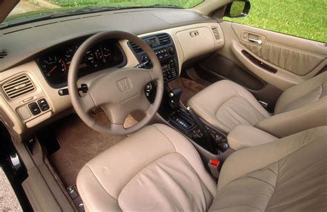 Honda Accord Sedan (1998) - pictures & information