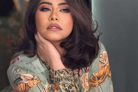 alnayb alaaam ystdaay shyryn aabdalohab lsmaaa akoalha fy alatham almogh lha