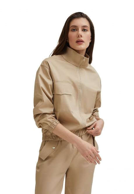 Бомбер на молнии, цвет бежевый 826400 - 826405 купить по цене 2899 INR ...