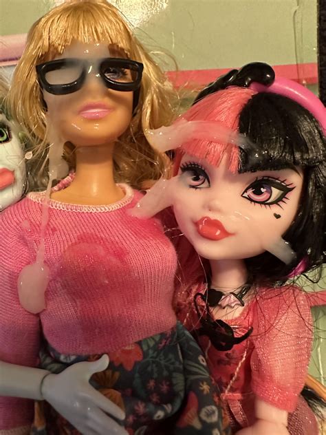 Frankie, Draculaura & Professor Barbie-Teacher’s Pets Part 2 : r/dollporn