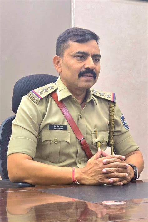 gandhinagar police inspectors transfer infocity adalaj appointments
