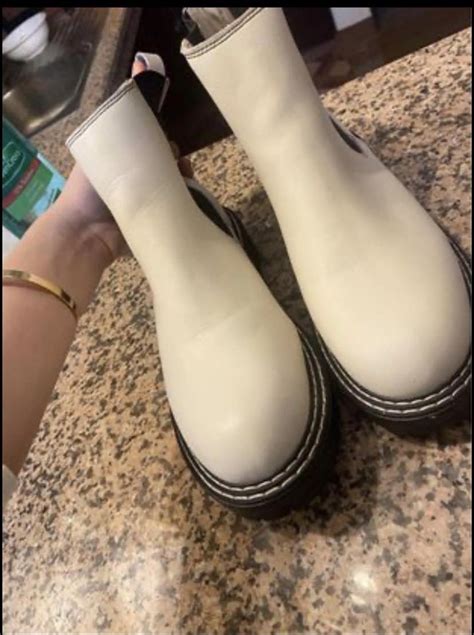 LULU BOOTS, Women's Fashion, Footwear, Boots on Carousell
