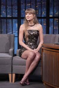 Taylor Swift's 14k Rings Pay Homage to Your Favorite Summer TV Show