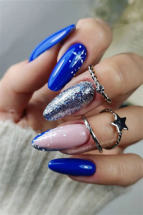 cute winter nail art 10