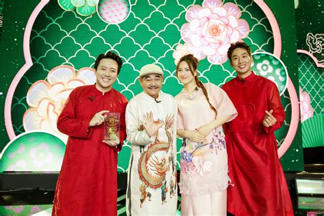 Ho Ngoc Ha, Chi Pu, Dong Nhi and Vietnamese stars celebrate New Year's