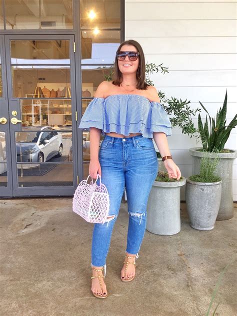 Summer Fashion: Jeans and OTS Top @julia.marie.b | Curvy girl outfits